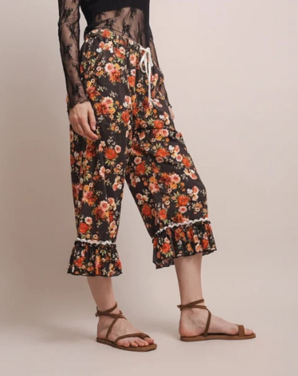 Blue Velvet Black Floral Ruffle Capri Pants XL NWT - Garden Romantic